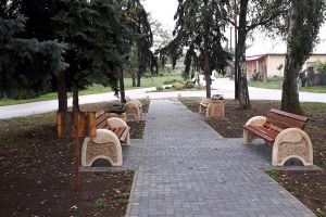 Rekonštrukcia a modernizácia verejných priestranstiev, parkov a drobnej architektúry (Bardoňovo)